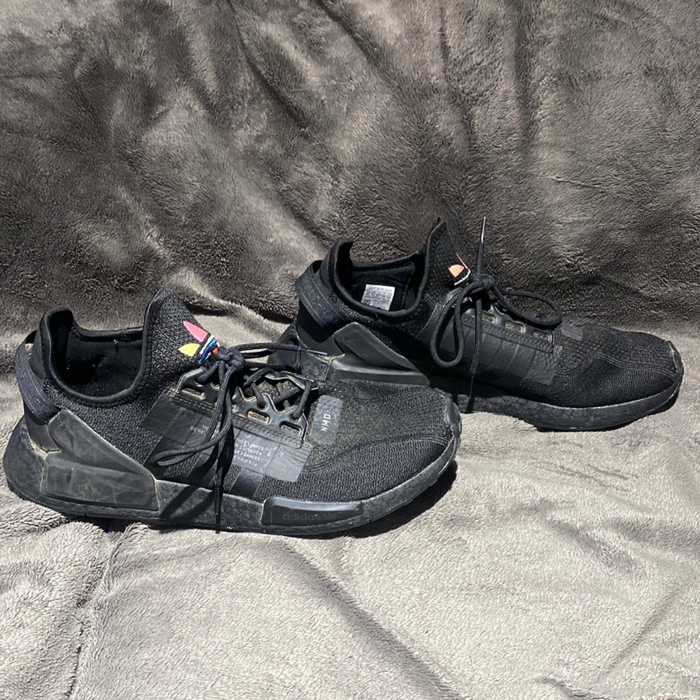 Adidas NMD_R1 V2 SHOES